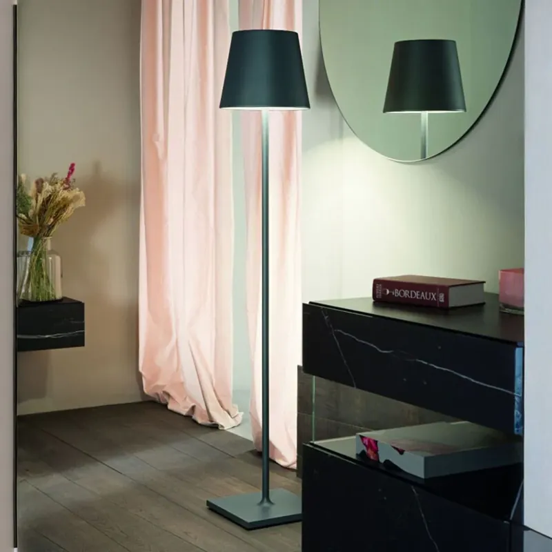 Ordina Subito Zafferano Poldina pro XXL Lampada da Tavolo Grigio Scuro 150 cm