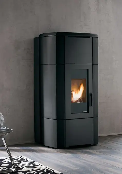 Esclusivo Palazzetti Ermione Idro 26 ACS Stufa A Pellet ad acqua Con Rivestimento in Ceramica Nero